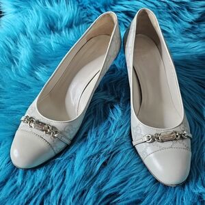 Gucci White Leather Heels with Silver Accents